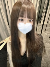 #臺北  小薇 170cm 48kg Dcup 24歲 😀笑起來有點小壞壞，眼神會勾人