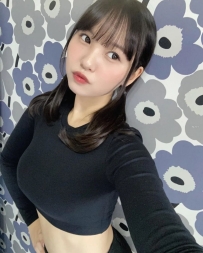#臺北  莉莎 158.D.47.21歲  小母狗！經常自己自慰