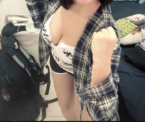 #台南  恩恩：160cm｜48kg｜E奶｜21歲