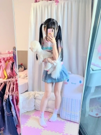 洛洛 150 B 40 19歲  類型：清純 小隻馬