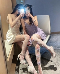 #白色衣服  萱萱 162 47  21歲 C奶    #紫色衣服  妮妮  163 47 20歲 C奶