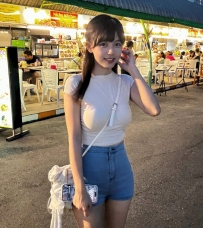 小美  159 D+ 45 21  臉蛋清純 年輕 女友FU十足  口交技術不錯~ 很會搖擺