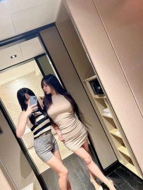 左邊：佐佐 164cm.C.47kg.24y  右邊：悠悠 167cm.D+.49kg.24y