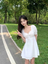艾菲  163/C奶/46kg/21歲 皮膚白皙臉蛋美麗迷人