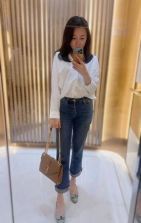 #人妻佳佳   160cmC奶30歲  互動很主動  懂得照顧你的感受