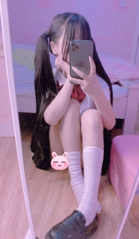 戀愛 155 D 19歲 #高雄 #可愛 #學生妹 健談 笑容很甜美 乖巧的主動配合各種姿勢