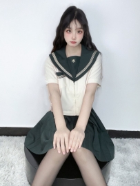 小曲  159 C+  19歲  #白虎 #長相甜美身材姣好