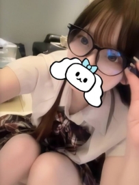 靈靈 19歲 身高156 D罩杯 37KG  在讀大學生，在讀英語系