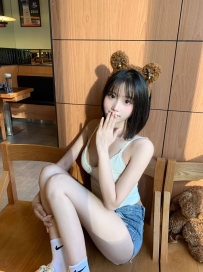 檸檬 165cm, 48kg, D罩杯, 24歲 長腿身姿好，外貌清純可愛