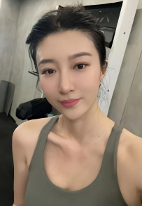 李薇  28歲 164cm D奶 47kg    氣質運動妹，不僅擁有吸睛外型、