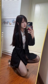 臺北 小沐 163／47／C／24歲  細腰、親切健談、反差萌