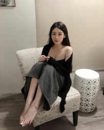#可愛性感小貓咪 😻  白皙水嫩肌膚，外表甜美，骨感小隻馬