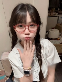 #高雄  可欣 157cm 44kg Bcup19歲  #可愛幼態臉 俏皮可愛 活潑甜妹