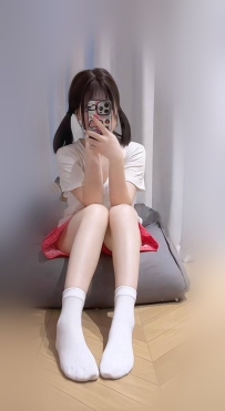 小狸  156cm.41.A.18歲  年紀小小 慾望可不小小喲