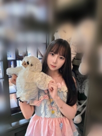 初晴 161cm/Ccup/47kg/20歲  初晴是個超愛動漫的女孩