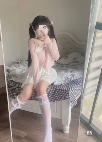 #新竹  小恩 154cm B奶 18歲  幼齒蘿莉第一次下海