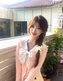 雨菲 155cm-43kg-B+cup 19歲  喜歡學生咩咩的哥哥們抓緊時間喔