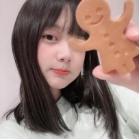 高雄 啾啾  155  B  19歲  42kg  萌妹 無刺青 臉蛋可愛 純真