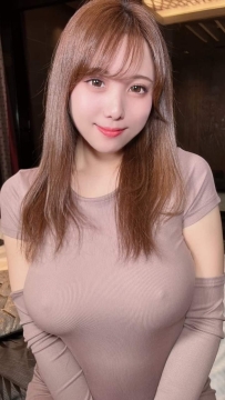 小藍  157cm E 48 22歲  戰鬥指數五顆星 臉蛋卡哇伊 可玩"足交"