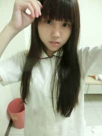 #高雄  小晨 152.B.40.18歲  在校高中生，報班次數0