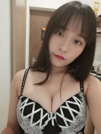 瀟瀟 160cm 48kg F 23歲    尺度大膽開放誘惑人心