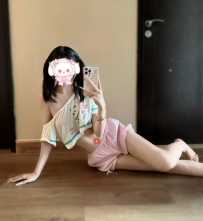 冰心 154-18歲-C奶-40kg     粉嫩嫩小可愛，嬌小輕盈只有38kg🍬