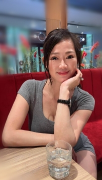 #台南 麗華 162cm / D杯 / 52kg / 38歲 保險業務