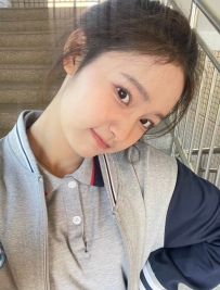小淫  158.C.43kg.18歲  高中生 第一次下海兼職
