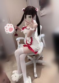 小咪｜158cm/44kg/C奶/19歲  小隻馬初兼學生妹 乖巧軟嫩還帶點呆萌