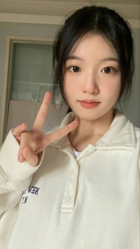 #台北  冰冰 160cm D奶 20歲  乖巧聽話懂事， 像女友一樣感覺