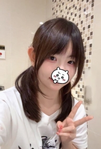 糖果 156.B+奶.19歲.43kg    小隻馬甜妹  昨天剛滿19歲  #新妹第一天報班