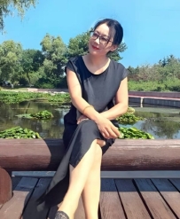 #台北  小雲 164cm/Dcup/50kg/40歲   很淫蕩 很敢玩的姐姐