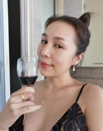 愛玲 167.D奶.49kg.42歲 美艶勾人 吃起來很色 服務大尺度 敢玩 性慾超級強