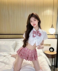 小雲 161cm.Bcup.21歲.44kg  清純可愛小美女，喜歡玩角色扮演