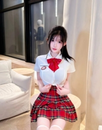 小涵 160cm 45kg C杯 19歲    純真可愛的JK女友 眼神清澈純淨