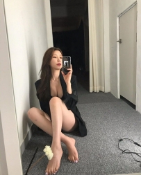 #台南  海棠 164  46   C+  26歲  極品OL！  絲襪美腿