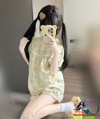 小C｜157cm｜44kg｜B杯｜19歲  學生系清甜美少女 🍑