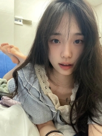 潔娜  158cm/42kg/Ccup/19歲    可愛活潑，私處保養緊實
