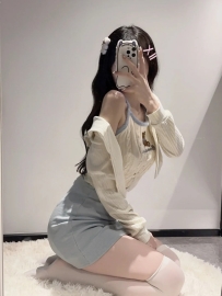 #高雄  草莓妹妹 164cm.42kg.Ccup.19歲 #皮膚超白的草莓妹妹來咯