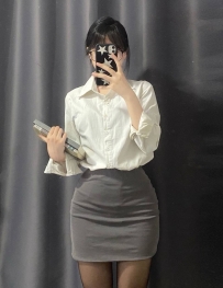 文文 166-45-D- 24歲  職業：秘書OL