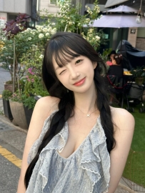 柯妮 164cm 47kg C奶 23歲  性感廣告正妹 甜美容顏