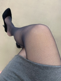 奕奕 166cm/48kg/Ccup/30歲  #美腿輕熟女 職場上很有魅力的女王