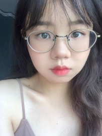【臺中】梁玲  155cm  C+  47kg  19歲  戴著眼鏡的妹妹 顏值身材都還不錯