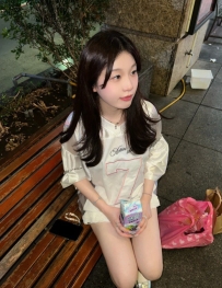 #台北    夏娜  155cm 45kg Ccup 22歲  大三學生 皮膚白皙 臉蛋清純