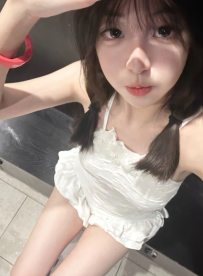 莉莉  156  B  18歲   #少經驗的乖乖女  清純又可愛