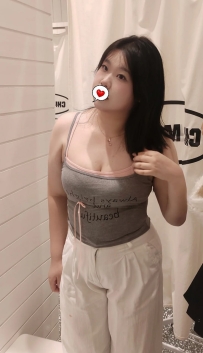 冉冉160.50.D.24歲  肉肉類型的女孩  很可愛的