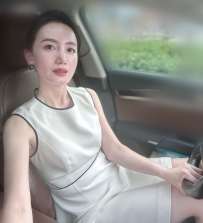 嫚嫚  163.C.47kg.30歲  饑渴難耐很騷口技棒棒