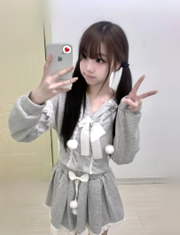 小晴 156cm 42kg Bcup 19歲 😊#高雄