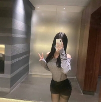 秀秀  163cm.C奶.48kg.24歲  氣質OL小姊姊，美腿送絲襪