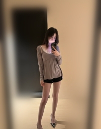 #台中 希蕾 165cm 47kg C奶 28歲  氣質禦姐 肌膚雪白 身材勻稱有致